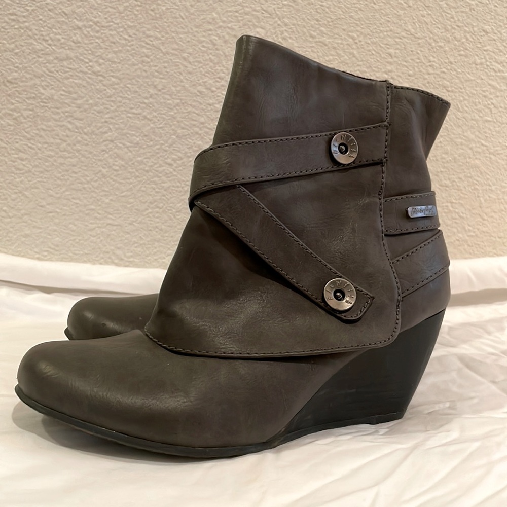 Blowfish Gray Wedges size 7